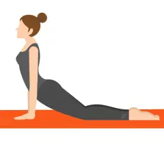 En kvinna utför en yogaövning för rygg och nacke på en orange matta.