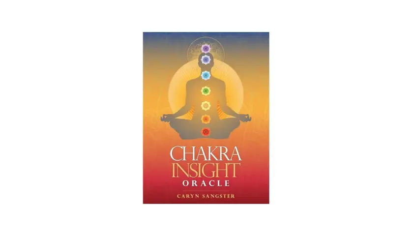 Omslag till "Chakra Insight Oracle" med en person i meditation och färgade chakran. En guide för din inre resa, som en starseed oracle.