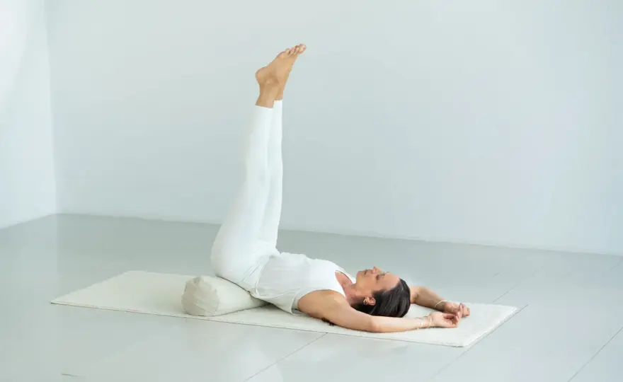 Yoga vid klimakteriet - Lugn lindring för dina symtom
